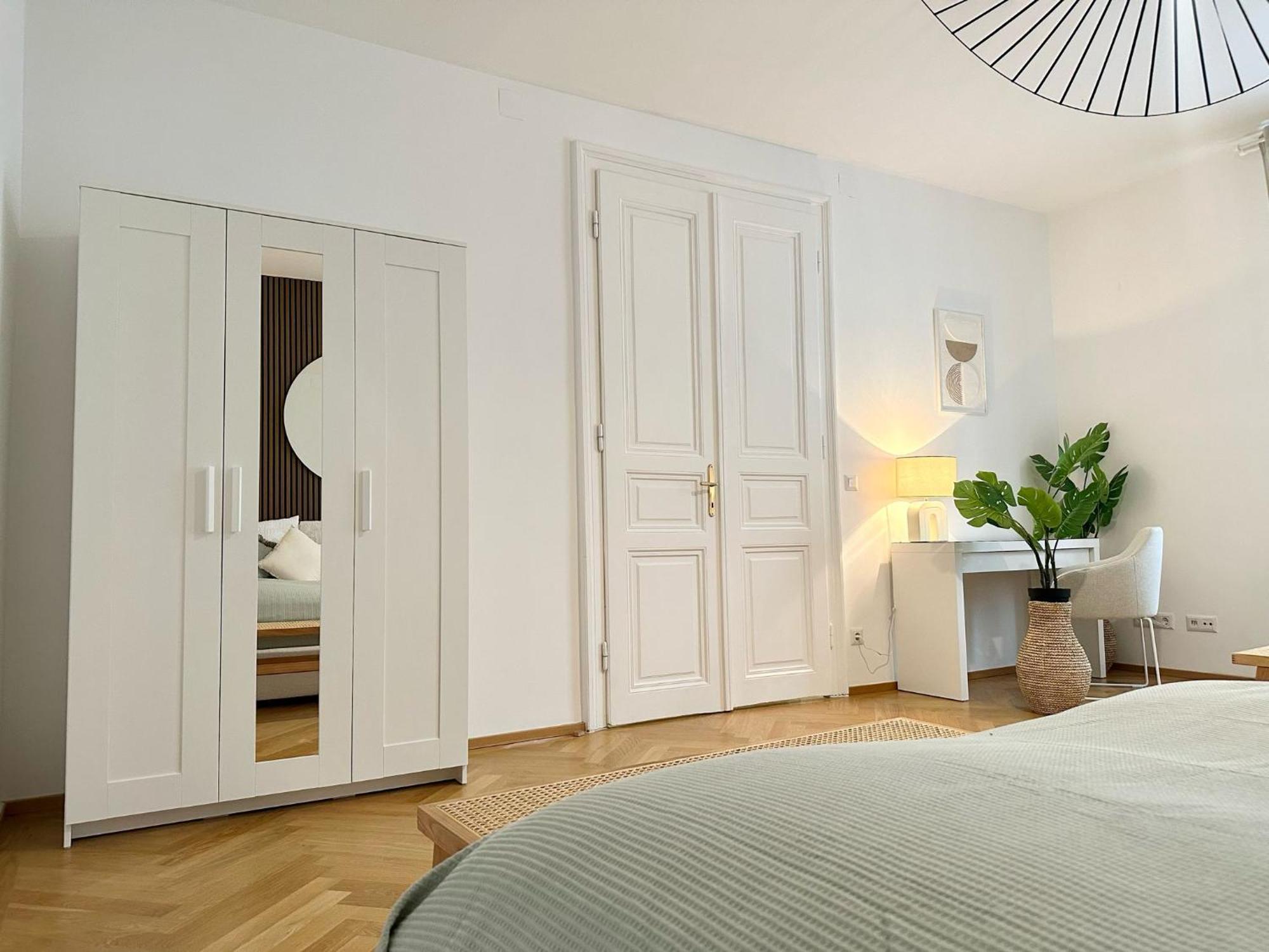 Designer Apartment Near Main Station Відень Екстер'єр фото